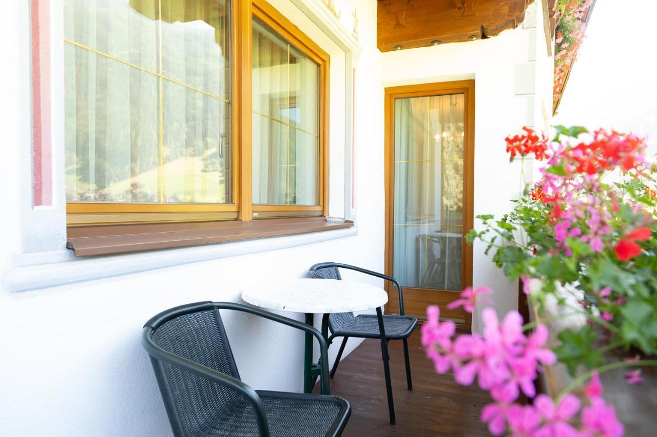 Pension Peter Neustift im Stubaital Exterior photo