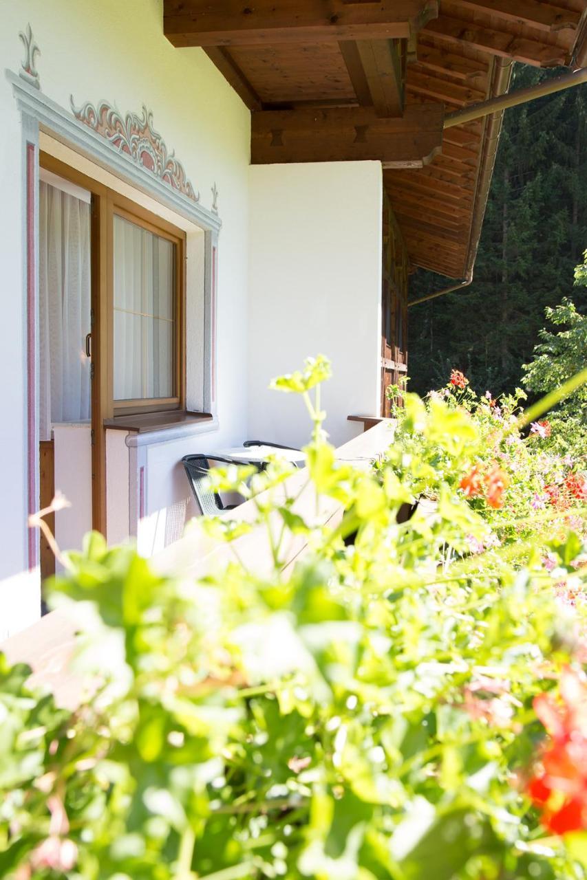 Pension Peter Neustift im Stubaital Exterior photo